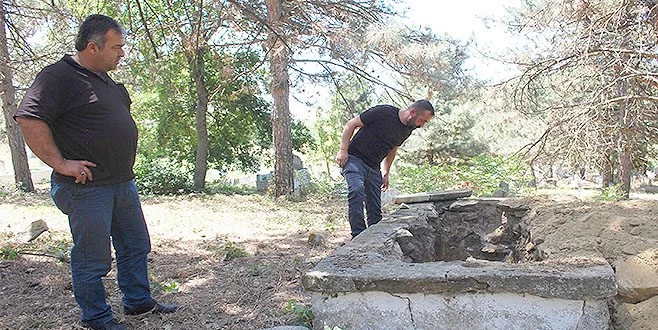 72 YILLIK MEZARDA DEFİNE ARADILAR