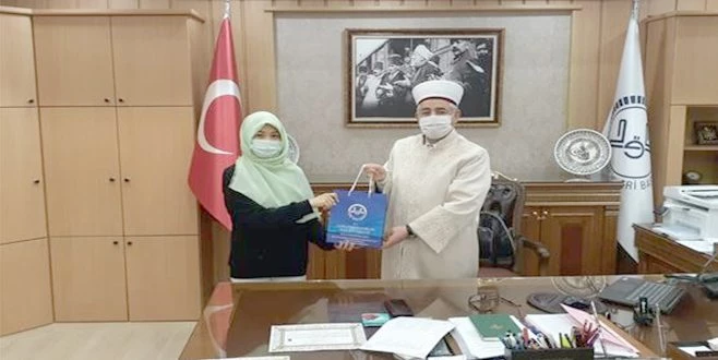 TAYLANDLI PHANİDA MÜSLÜMAN OLDU