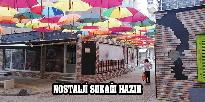 BU DA ŞEMSİYELİ SOKAK!