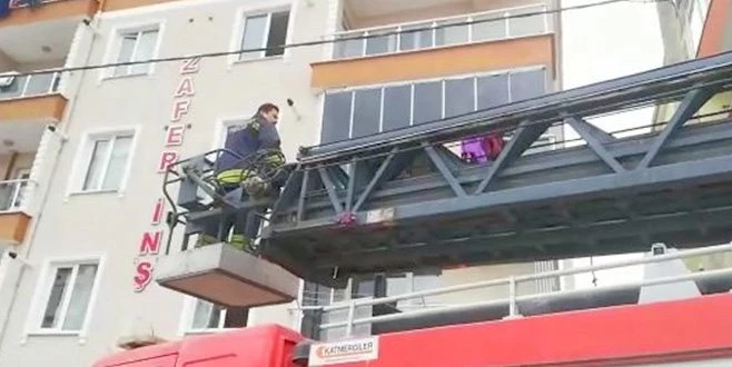 PENCEREDEN GİRİP OCAĞIN ALTINI KAPATTILAR