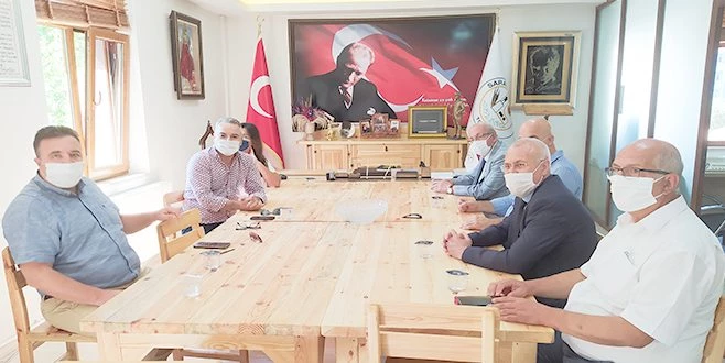 100 ÇOCUĞA GİYSİ YARDIMI