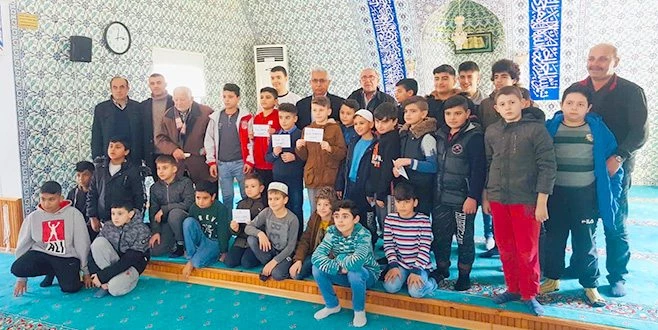 ŞARKÖY?DE CAMİYE KOŞAN TÜM ÇOCUKLAR ÖDÜLLENDİRİLDİ