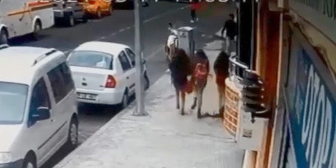 ÖĞRENCİLER ÜZERLERİNE DÜŞEN SAKSIDAN KIL PAYI KURTULDULAR