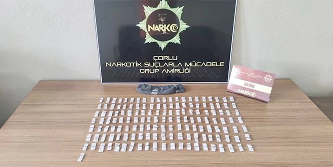 ÇORAPTAN 148 FİŞEK EROİN ÇIKTI