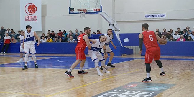 ÇBSK BASKETBOL A TAKIMI YÜKSELİŞİNİ SÜRDÜRÜYOR