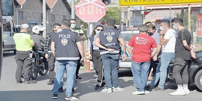 POLİSTEN MASKE VE KORONA SEFERBERLİĞİ