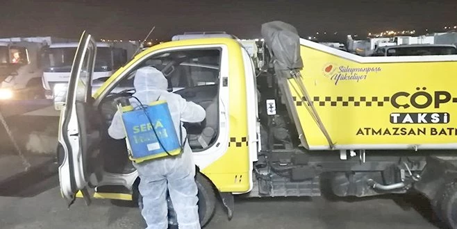 ÇÖP KONTEYNERLERİ VE TOPLAMA ARAÇLARI HER GÜN ARINDIRILIYOR