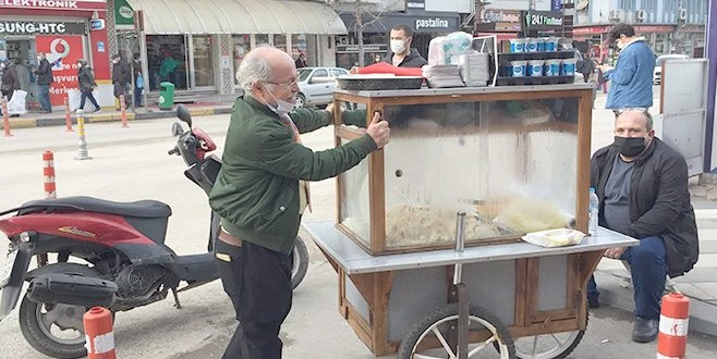 PANDEMİ SEBEBİYLE İŞİNİ KAYBETTİ, ŞİMDİ MARKA OLMA YOLUNDA İLERLİYOR