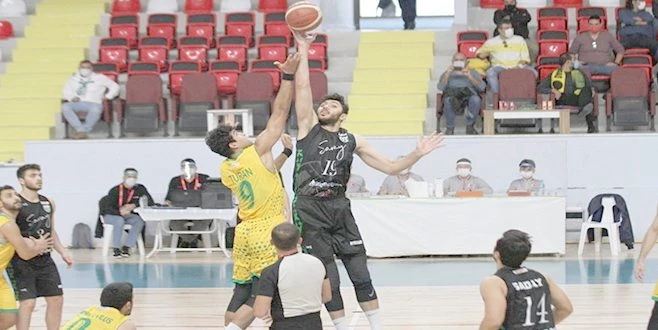 SARAY BELEDİYESPOR  DARICA GENÇLERBİRLİĞİ`Nİ FARKLI YENDİ