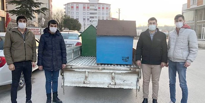 AK PARTİLİ GENÇLERDEN CAN DOSTLARA SICAK YUVA