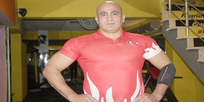 MİLLİ SPORCU SADRETTİN ÖZBAHÇECİ`NİN HEDEFİ YENİDEN ŞAMPİYONLUK