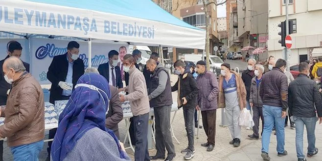 SÜLEYMANPAŞA BELEDİYESİNDEN MİRAÇ KANDİLİ DOLAYISIYLA KANDİL SİMİDİ İKRAMI