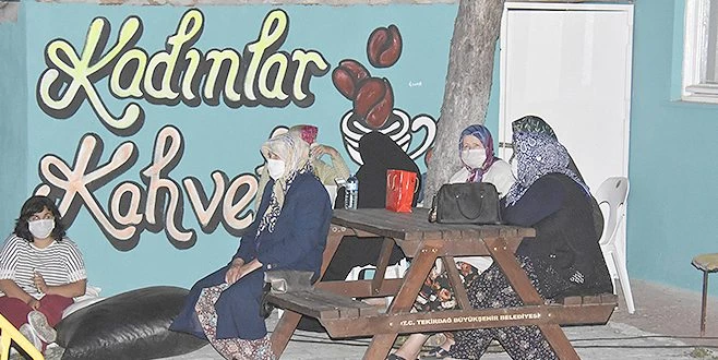 SÜLEYMANPAŞA`DA YAZLIK SİNEMA KEYFİ SÜRÜYOR