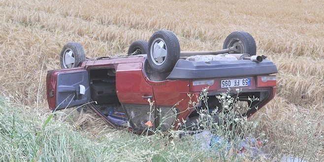 BUĞDAY TARLASINA YUVARLANDI: 5 YARALI