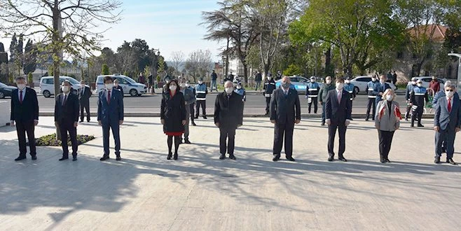 TEKİRDAĞ`DA 23 NİSAN ÇELENK SUNUMU