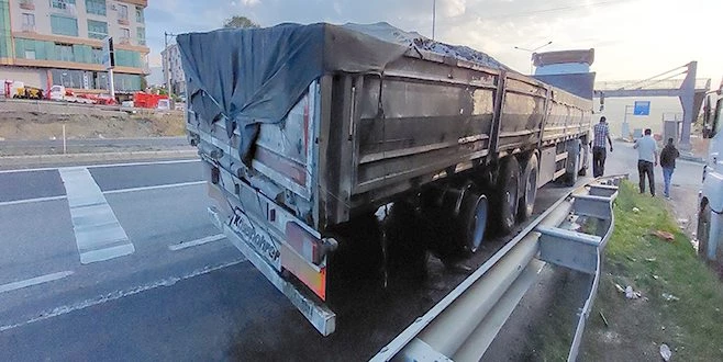 İSTANBUL`DAN ÇANAKKALE`YE KİLTAŞI GÖTÜREN TIR?DA YANGIN