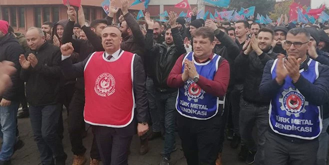 TMS ÜYELERİ MESS`E KARŞI GÖVDE GÖSTERİSİNİ SÜRDÜRÜYOR