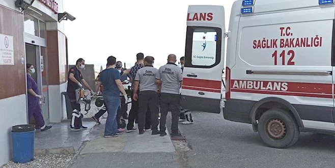 TÜPTEN SIZAN GAZ BOMBA GİBİ PATLADI: 3 YARALI