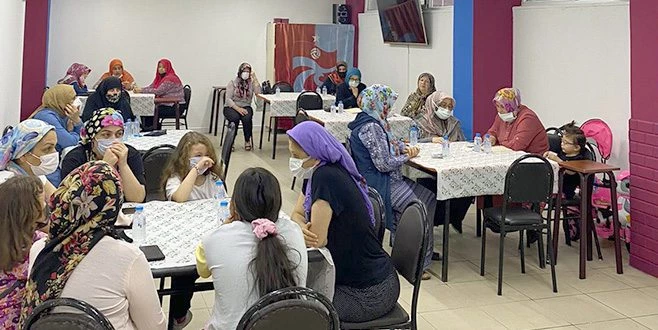 VELİLERDEN YKS ÖĞRENCİLERİNE MANEVİ DESTEK