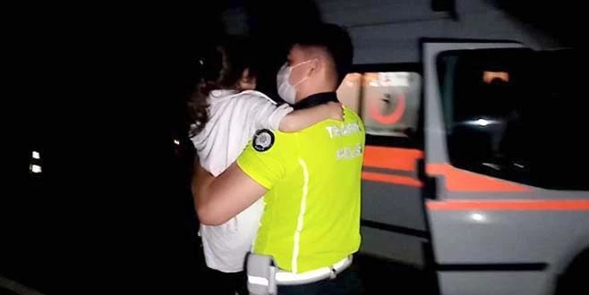 KAZA SONRASI AĞLAYAN KÜÇÜK ÇOCUĞA POLİSTEN BABA ŞEFKATİ