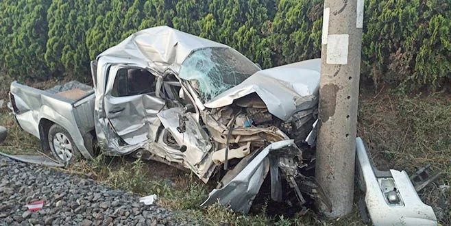 YÜK TRENİ İLE KAMYONET ÇARPIŞTI: 1 ÖLÜ