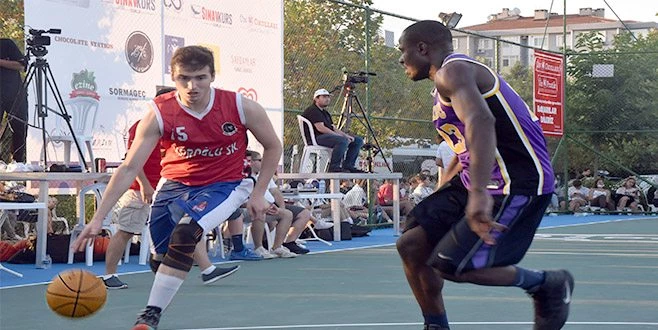 ÇORLU`DA SOKAK BASKETBOLU SONA ERDİ