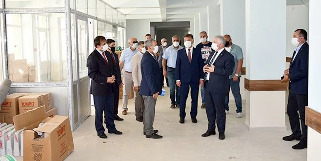  VALİ YILDIRIM OKUL İNŞAATLARINDA İNCELEME YAPTI