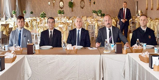 VALİ`DEN MUHTARLARA TAVSİYE