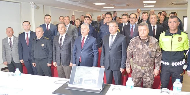 VALİDEN ŞOFÖRLERE: BU MESLEĞİN NAMUSU SİZLERİN ELİNDE