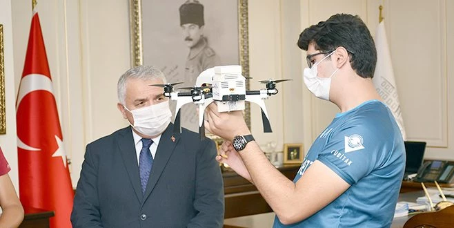 VALİ YILDIRIM TÜBİTAK YARIŞMASINDA DERECEYE GİREN ÖĞRENCİLERİ TEBRİK ETTİ