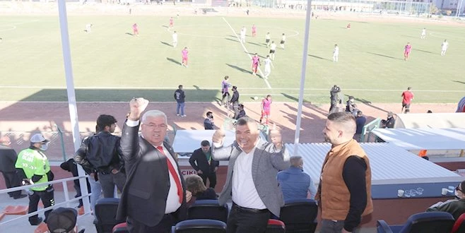 ERGENE VELİMEŞESPOR NİĞDE?DEN GALİBİYETLE DÖNDÜ