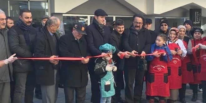 BU LOKANTANIN ADIYLA YEMEKLERİ AYNI