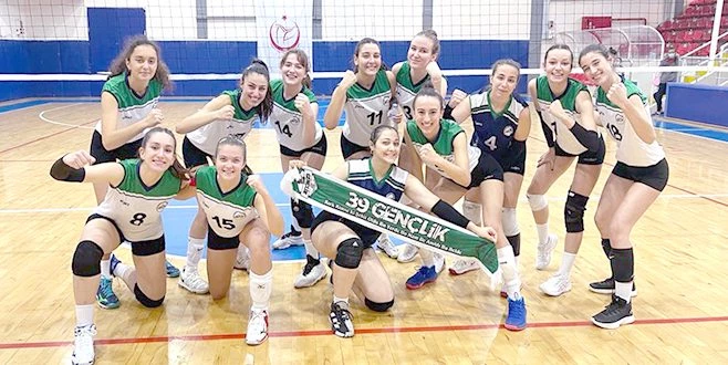 VOLEYBOL TAKIMI LİGE GALİBİYET İLE BAŞLADI