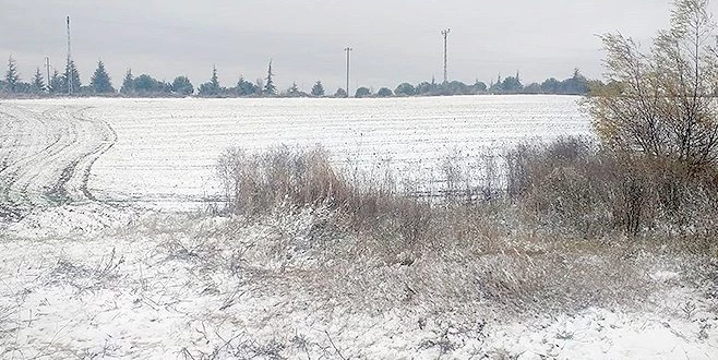 TEKİRDAĞ?IN YÜKSEK KESİMLERİ BEYAZA BÜRÜNDÜ