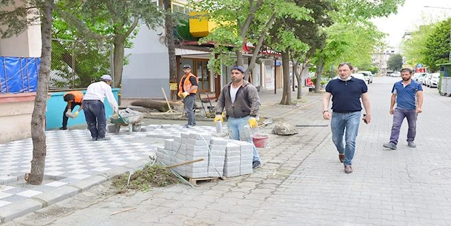 YAZAR MEHMET SEREZ CADDESİ YENİ HALİYLE GÖZ KAMAŞTIRIYOR