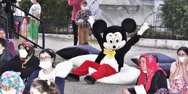 SÜLEYMANPAŞA AÇIK HAVA SİNEMALARINA DEVAM EDİYOR