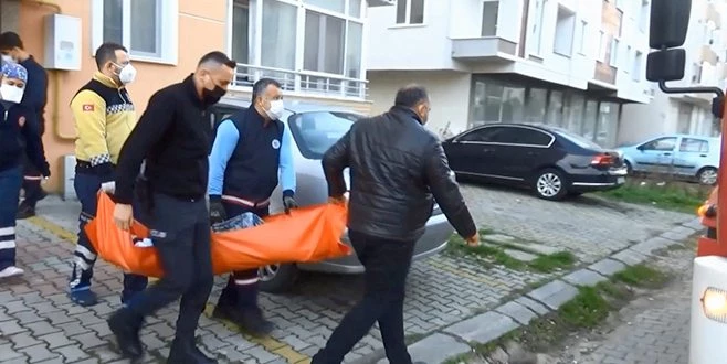 KAPIYI KİMSEYE AÇMAYINCA POLİS, İTFAİYE VE SAĞLIK EKİPLERİ SEFERBER OLDU