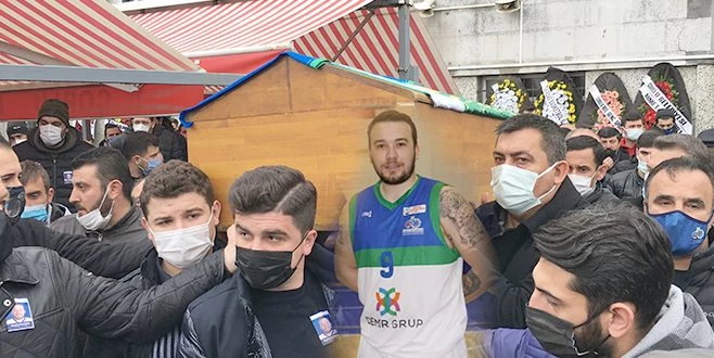 LOJMANDAKİ ODASINDA ÖLÜ BULUNAN BASKETBOLCU TOPRAĞA VERİLDİ