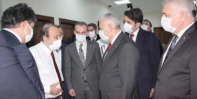 BİNALİ YILDIRIM?DAN YERLİ AŞI ÇALIŞMALARININ GELİŞTİRİLDİĞİ FABRİKAYA ZİYARET