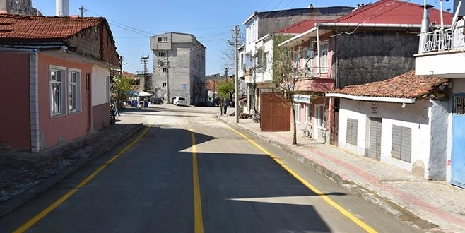 BÜYÜKŞEHİR 8 BİN METREKARE BETON YOL SERDİ