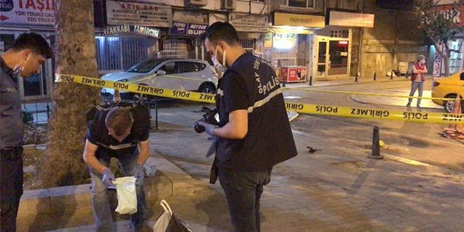 19 YAŞINDAKİ GENÇ SİLAHLI SALDIRIYA UĞRADI