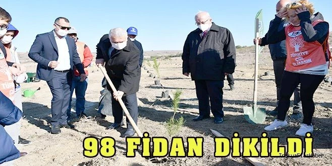CUMHURİYETİMİZİN  98. YILDÖNÜMÜNDE 98 FİDAN DİKİLDİ