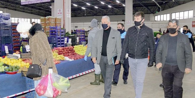 PAZARDAKİ KORONA TEDBİRLERİNİ İNCELEDİ