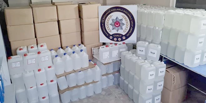 TEKİRDAĞ?DA 3 BUÇUK TON ETİL ALKOL ELE GEÇİRİLDİ 