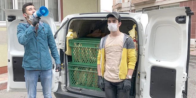 FIRINLAR KISITLAMA GÜNLERİNDE EKMEĞİ VATANDAŞIN AYAĞINA GÖTÜRDÜ