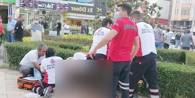 YANINDA HAPŞIRAN ŞAHSI BIÇAKLADI