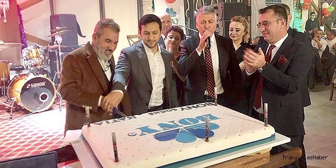 HASAN GÜLKAYA YİNE ALTIN DAĞITTI