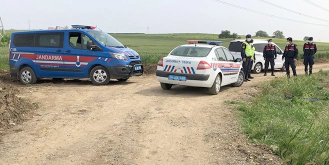 TARLADAN KAÇANLARA JANDARMA ENGELİ