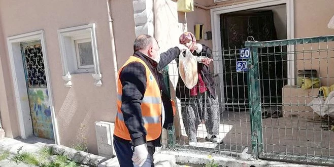 İHTİYAÇ SAHİBİ BİN AİLEYE EKMEK DAĞITTILAR