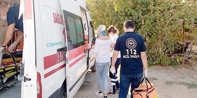 GENÇLER ARASINDA PARKTA ÇIKAN KAVGA KANLI BİTTİ 